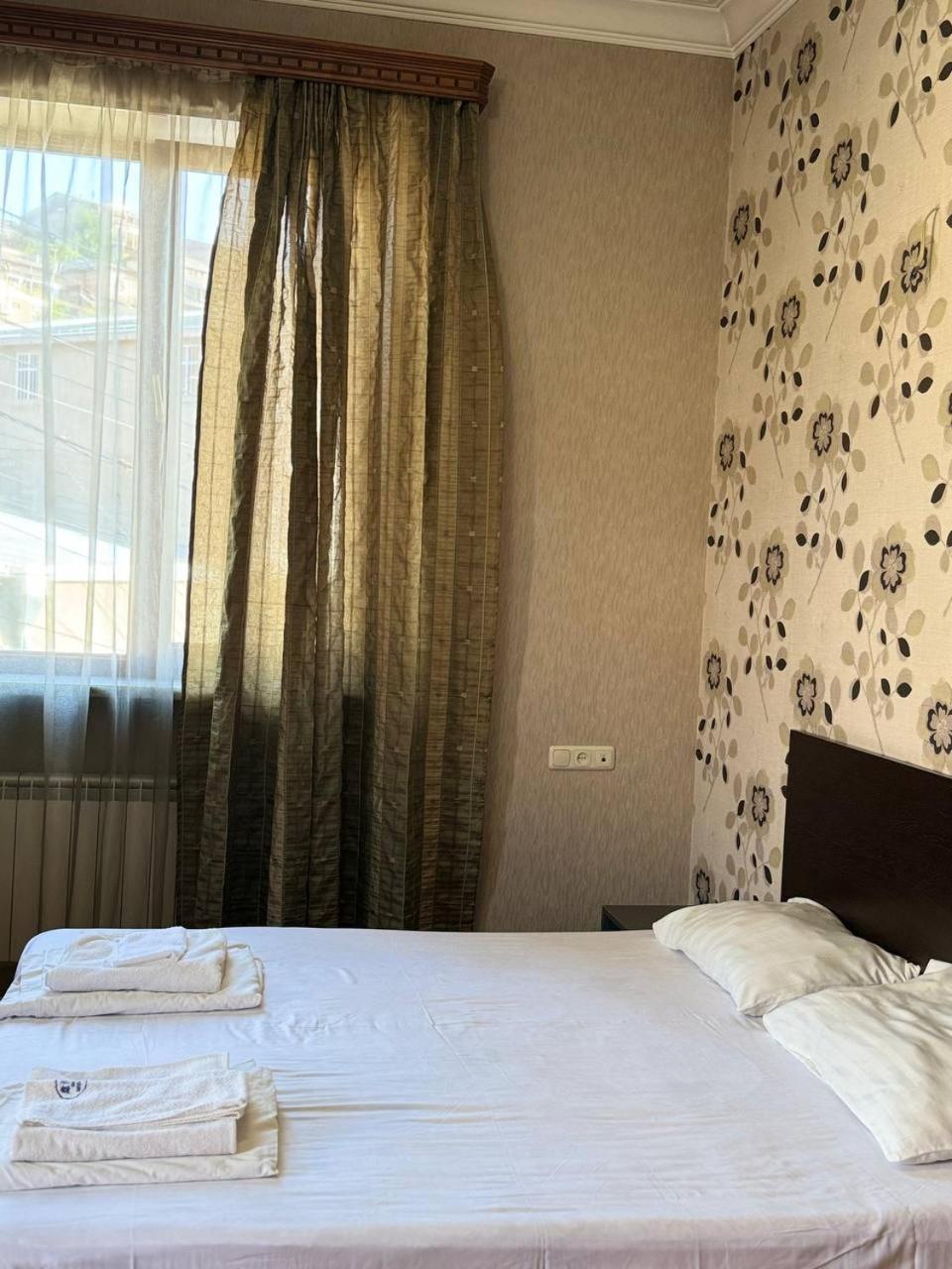 Centre Hotel-Hostel Ереван Екстериор снимка