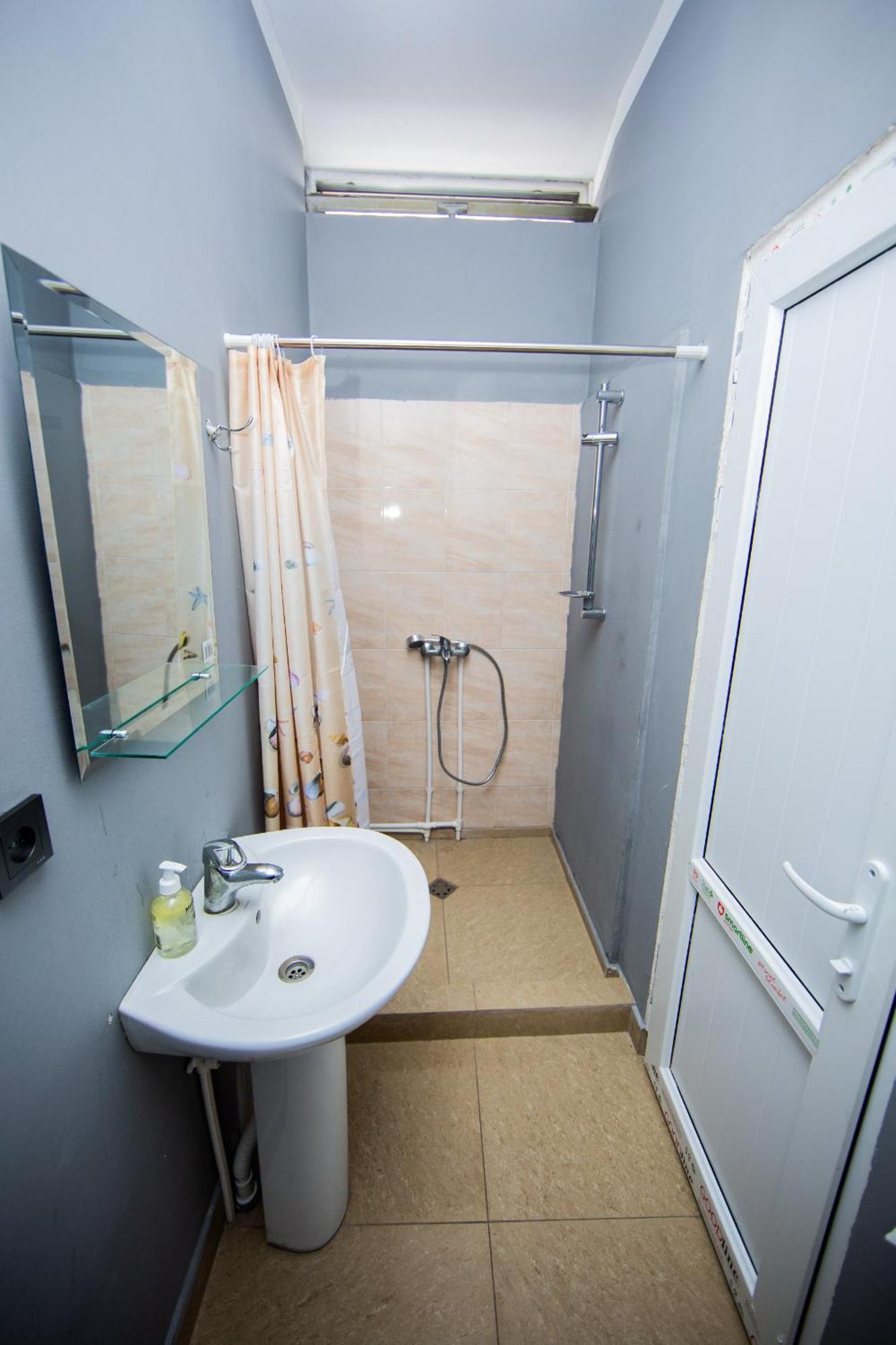 Centre Hotel-Hostel Ереван Екстериор снимка