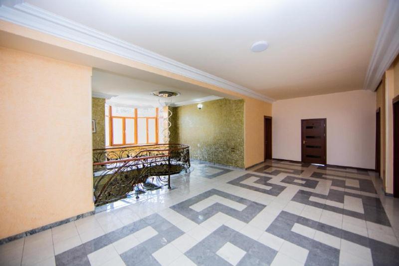 Centre Hotel-Hostel Ереван Екстериор снимка