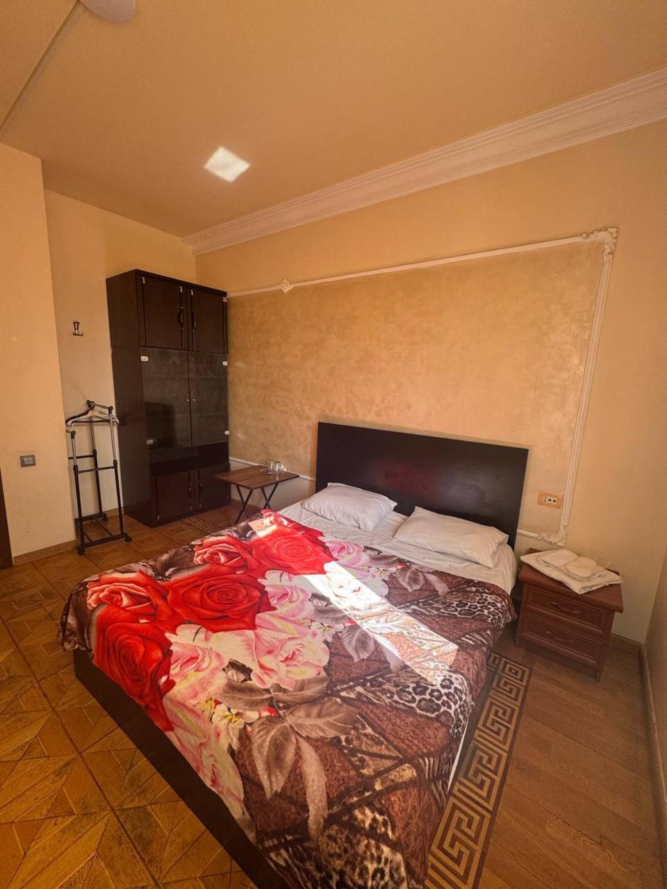 Centre Hotel-Hostel Ереван Екстериор снимка
