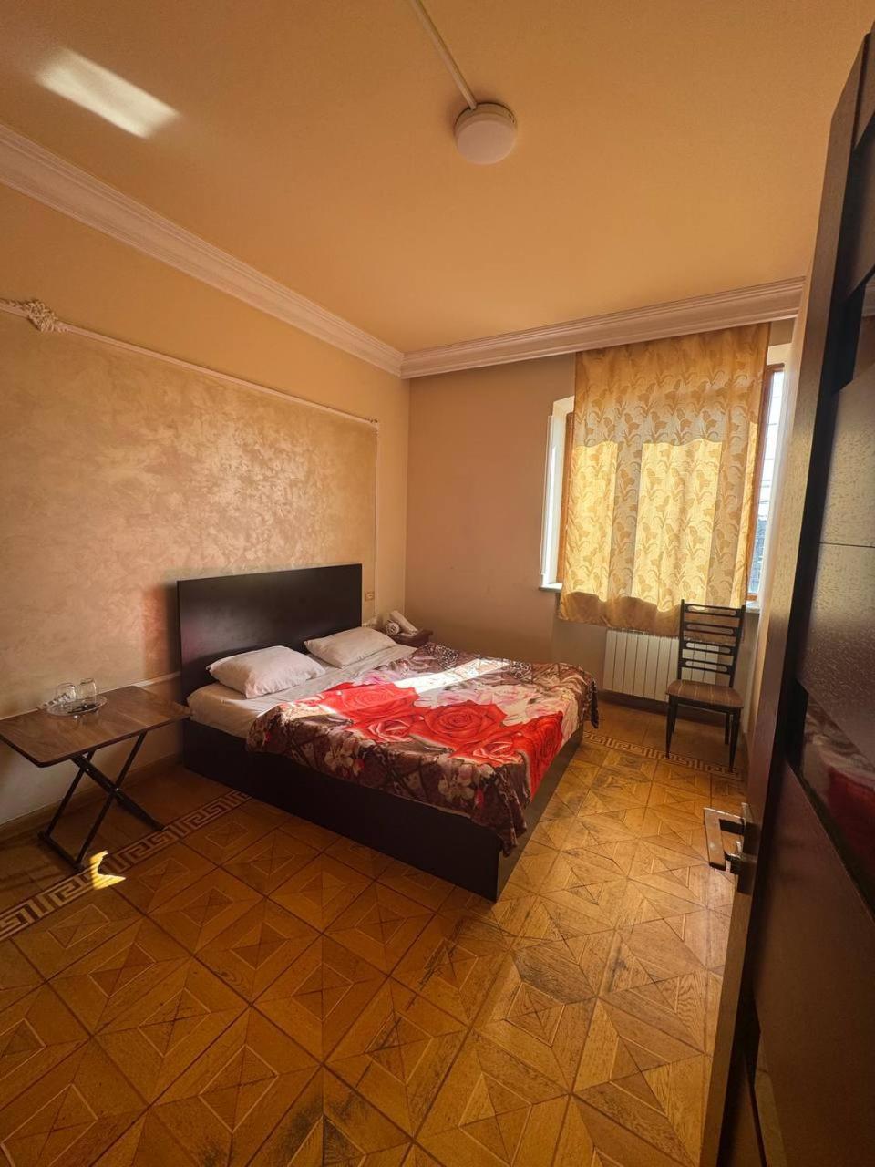 Centre Hotel-Hostel Ереван Екстериор снимка