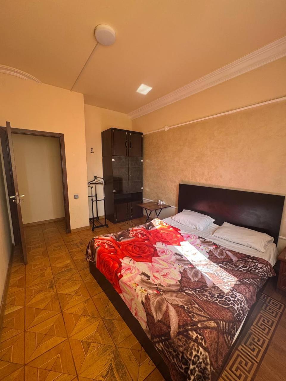 Centre Hotel-Hostel Ереван Екстериор снимка